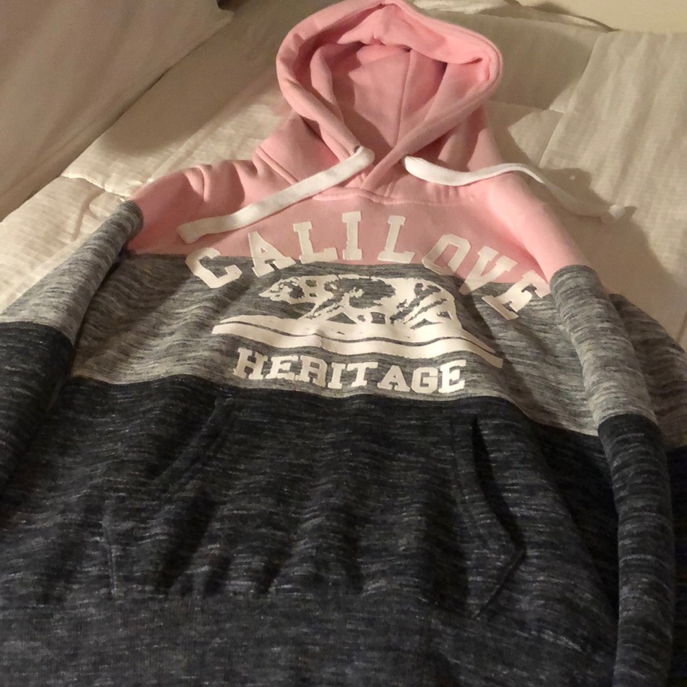 A reflex brand “CALI LOVE HERITAGE” sweatshirt